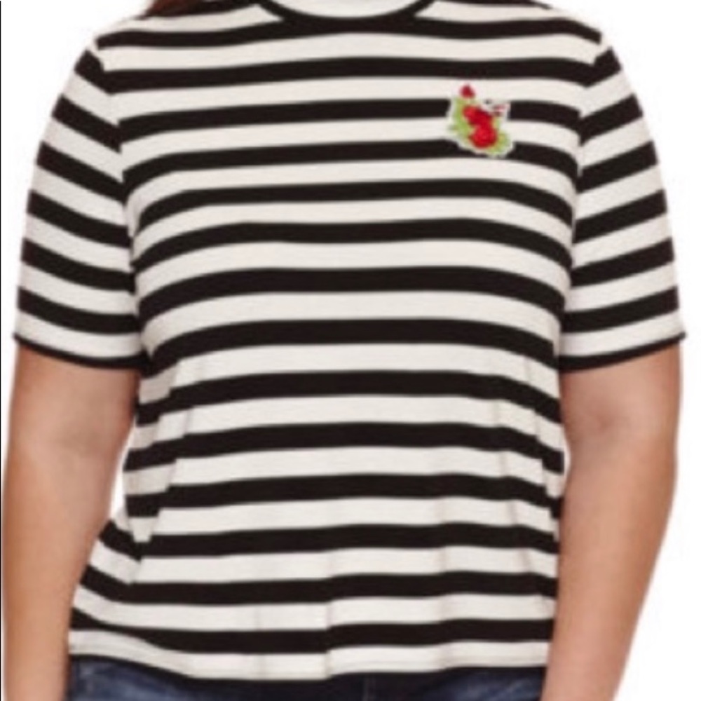 2x women’s striped top